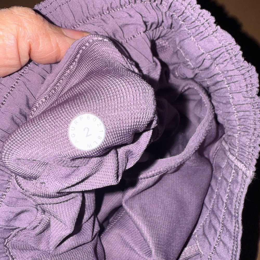 Lululemon hottie hot shorts - Picture 5 of 7